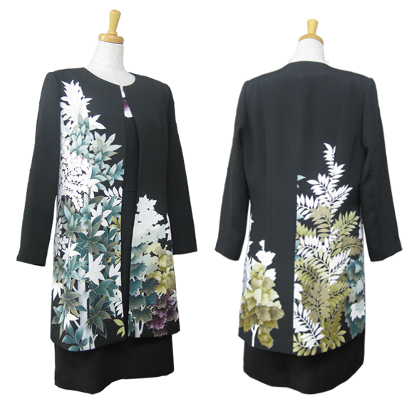 JK-15A　ロング丈ジャケット　￥38,500 OP-28A　ノースリーブワンピース　￥30,800